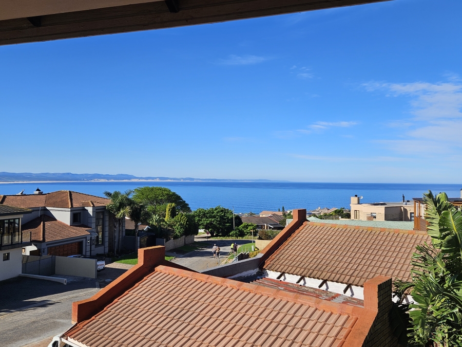 3 Bedroom Property for Sale in Wavecrest Eastern Cape